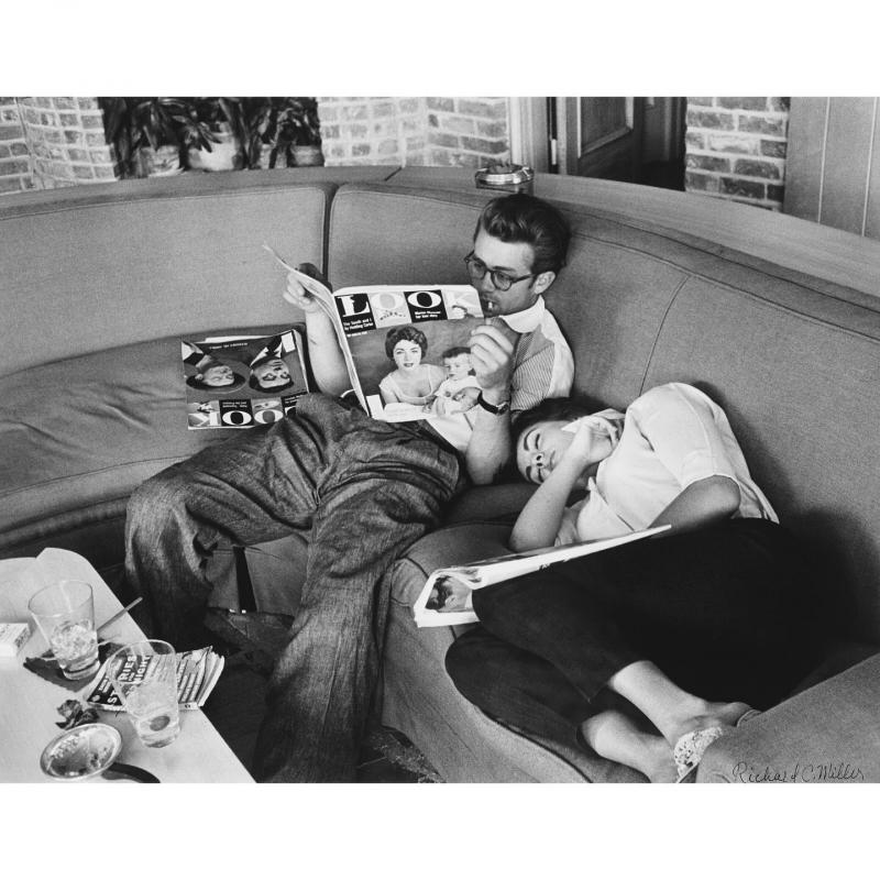 Photo: James Dean and Elizabeth Taylor take a break from filming "Giant" Pigment Print #1076