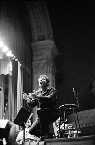 Leonard Bernstein conducting Mahler's Second Symphony, Carnegie Hall, New York, 1960