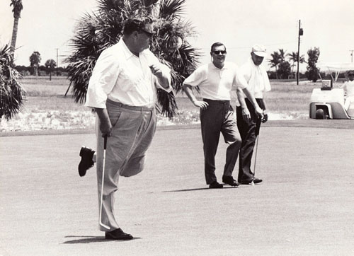Jackie Gleason playing golf in Miami, 1965