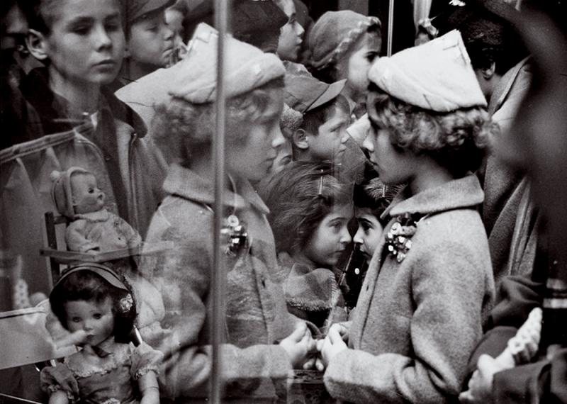 Photo: Christmas reflections, Boston, 1955 Gelatin Silver print #1284