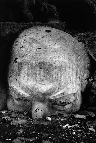 Photo: Unfinished Lenin head, Uzbek State Monument Works, Tashkent, 1992 Gelatin Silver print #138