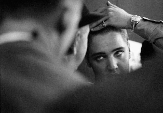 Photo: Elvis combing his hair, 1958 Gelatin Silver print #1805