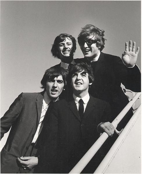Photo: The Beatles land in Los Angels, 1964 Gelatin Silver print #1811