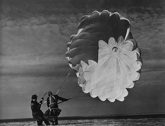 Parachute testing, Irving Air Chute Co. Buffalo, NY 1937
