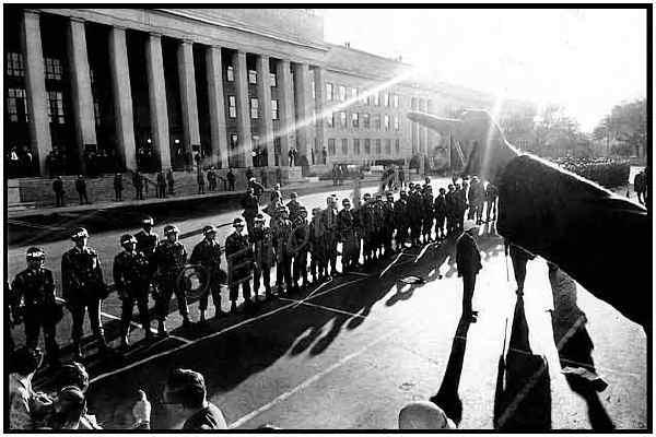 Photo: Pentagon Peace Demonstration, Washington, DC, 1967 Gelatin Silver print #186