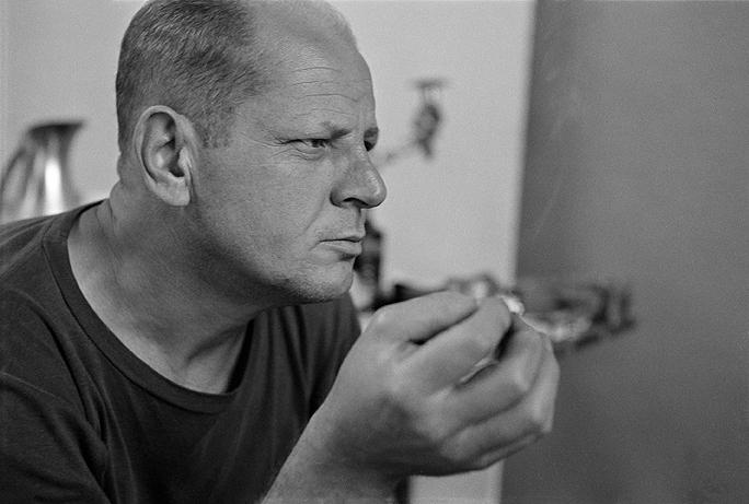 Jackson Pollock (smoking), East Hampton, 1953<br/>
