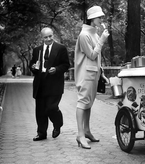 "Bag Fashion", Central Park, NY, 1957 Vintage Gelatin Silver Print