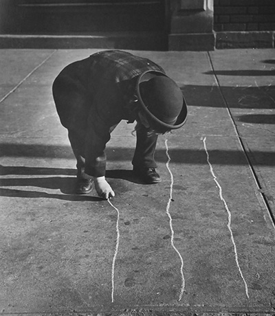 Girl with chalk, New York