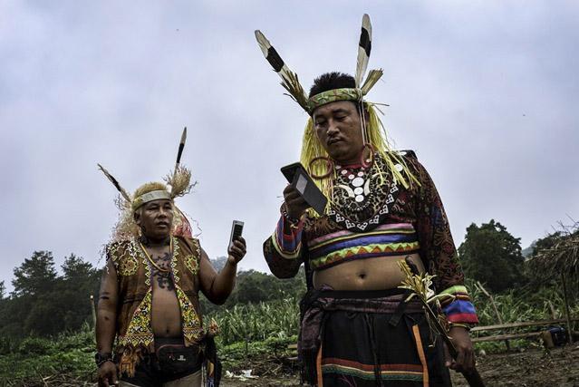 Members of the Wehea Dayak tribe, in East Kalimantan, Borneo, 2018<br/>