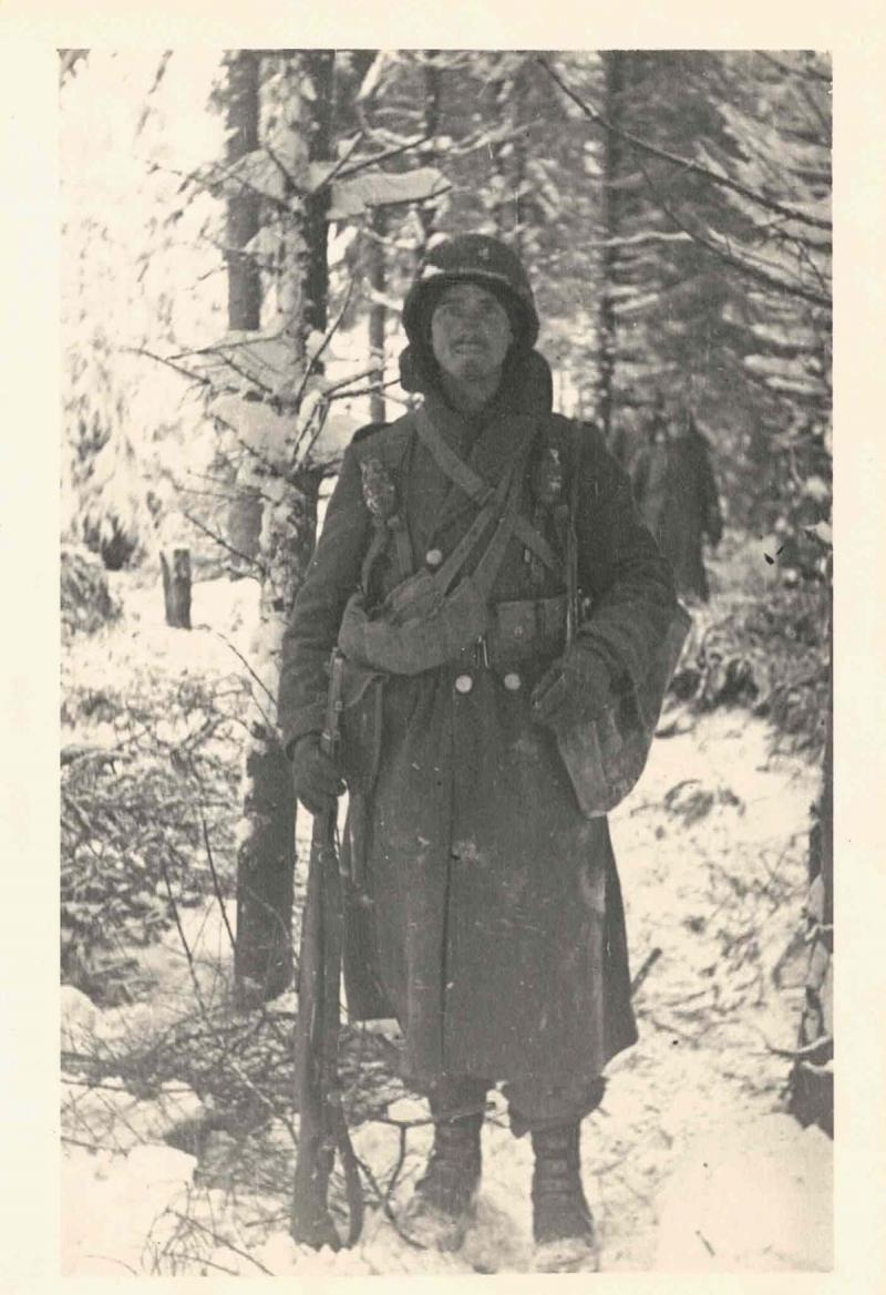 Photo: Battle-weary GI, Hurtgan Forest, Ardennes, 1945 Vintage Gelatin Silver Print #2904