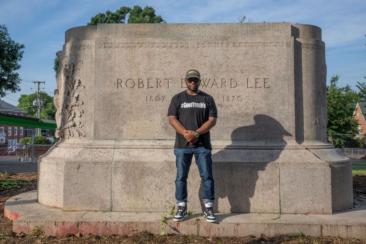 Featured photo for exhibit Sanjay Suchak: Monuments