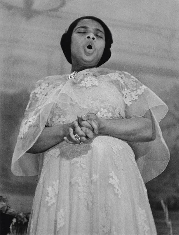 Photo: Marian Anderson at the Academy of Music, Philadelphia, Pennsylvania, May 5, 1938 Gelatin Silver print #3140