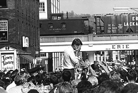 Robert F. Kennedy campaigning for the Senate, Buffalo.1964